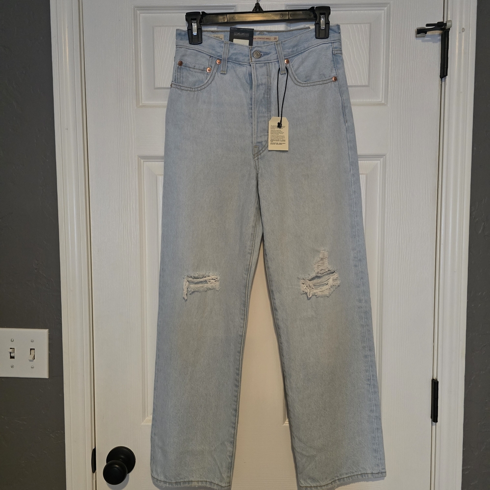 Levi's High Rise Distressed Light Blue Jeans